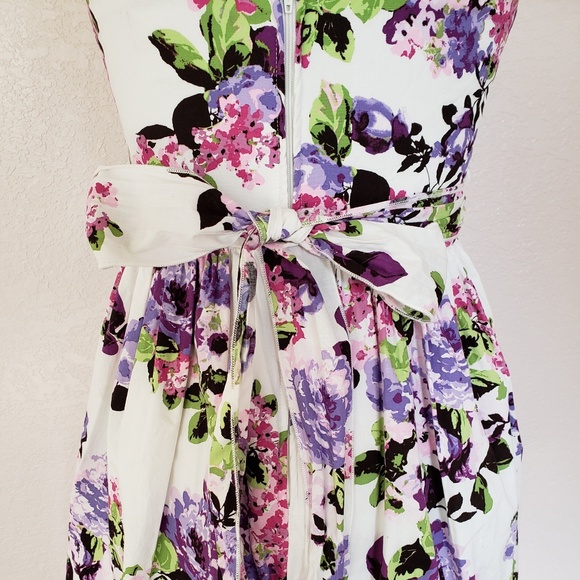 Mini feminine floral dress - Picture 4 of 4